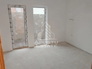 Duplex la cheie,despartit,4 camere Giarmata Mare - imagine 12
