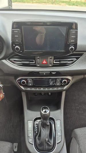 Proprietar vând HYUNDAI i30 motor 1.5 T-GDi, 160 CP, mild hybrid, 48 V, cutie automata, 2022 - imagine 8