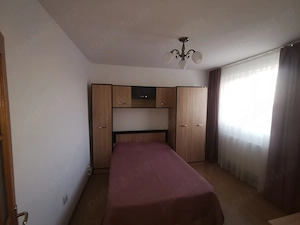 Închiriez apartament cu 2 camere decomandat 
