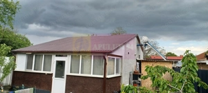 Săbăreni, casă 2 camere, baie, bucătărie, stradal