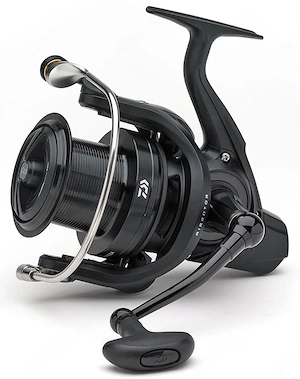 Mulineta Daiwa Windcast 5500 QDA -460M 0,35mm.-4+1 rul. tambur rez Al   set x 3 buc.