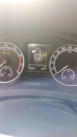 Skoda rapid 1.0 TSI 95 CP alba 2018 benzina - imagine 2