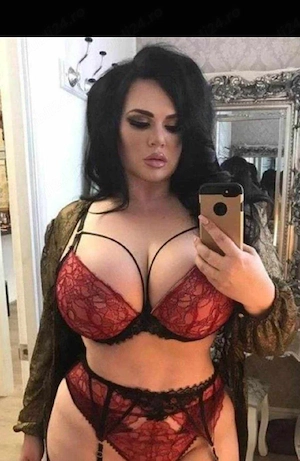 Bruneta deplsare  sexi