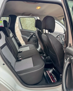 DACIA DUSTER  . 4 4 ( la buton ) . 1,5 DCI   Euro 6 . An 2017 Noiembrie . RAR+ITP . Garantie 12 luni - imagine 11