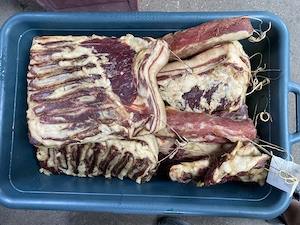Vând Slănină De Porc Proaspăt Afumată !!!
