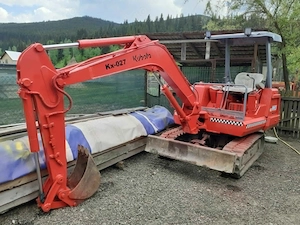 Miniescavator 2,7 tone..VARIANTE