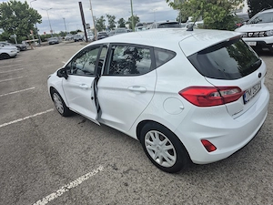 Vând Ford Fiesta 2019 benzina Unic Propietar Carte Service - imagine 2