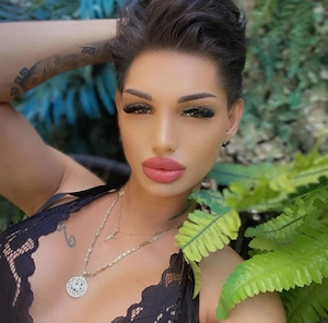 Bună dragii mei sunt raina o transexuală reală accept şi party Pentru mai multe detalii contactează 