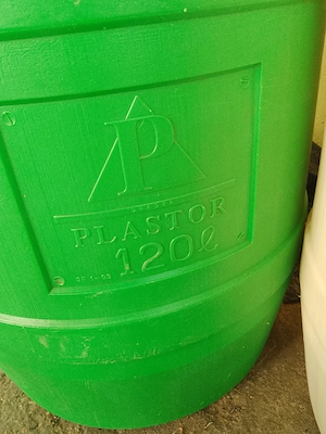Butoaie plastic de 120 litri 