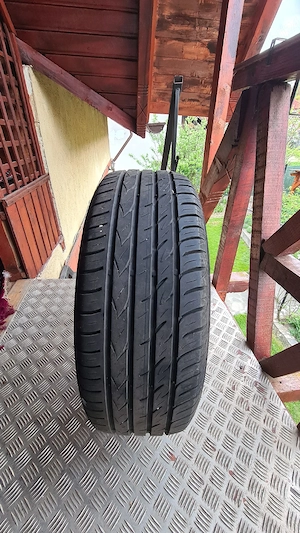 Vand 2 anvelope vara 215/65/16