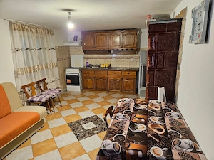 inchiriez apartament curte comuna Moșnița nouă  - imagine 5