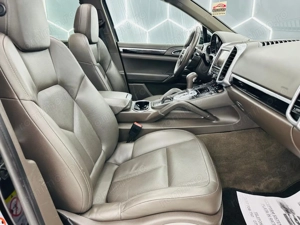 PORSCHE CAYENNE - imagine 18