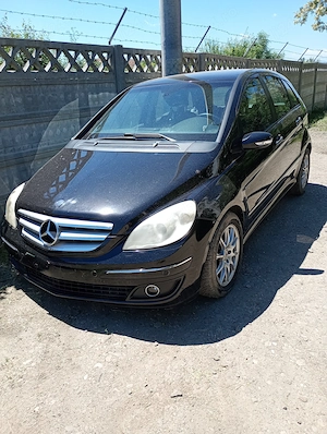 Vand Mercedes B200
