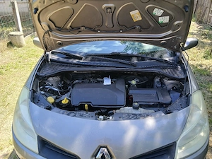 De vinzare Renault Clio 3 break  an 2009 - imagine 2
