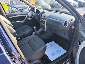Dacia Duster Laureat 10 2013 1.5DCi 110cp - imagine 10