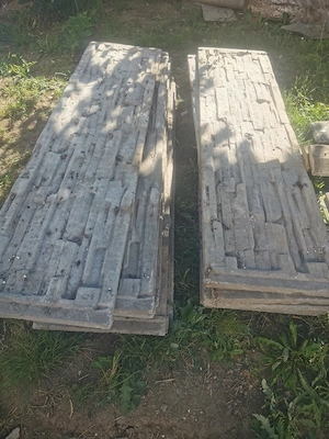 Gard Placi Beton - 30 lei  bucată 