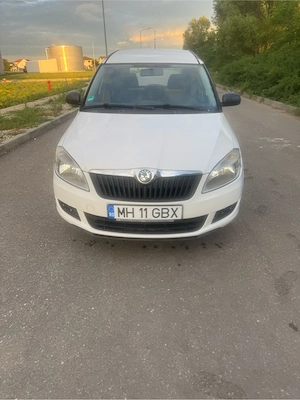 Vand Skoda Praktik 1,2 Benzina an 2011 - imagine 4