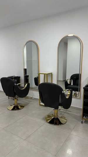 inchiriez post salon pentru 2 coafeze 1 frizer , pedi medicala si make up  - imagine 3