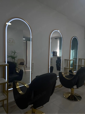 inchiriez post salon pentru 2 coafeze 1 frizer , pedi medicala si make up  - imagine 2