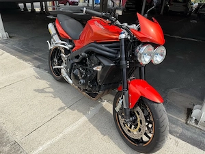 Motocicleta Triumph Speed Triple 1050