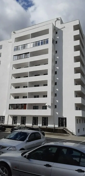 Apartament spațios de închiriat