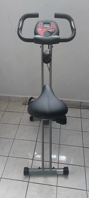 Bicicleta fitnes pliabila