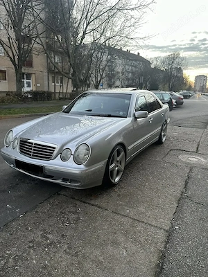 Vând Mercedes E220 Avantgarde w210