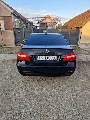 Vând urgent Mercedes e-class - imagine 5