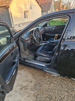 Vând urgent Mercedes e-class - imagine 4