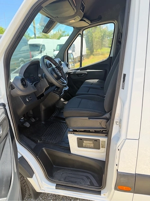 mercedes Sprinter 2019 2.2 163cp - imagine 9