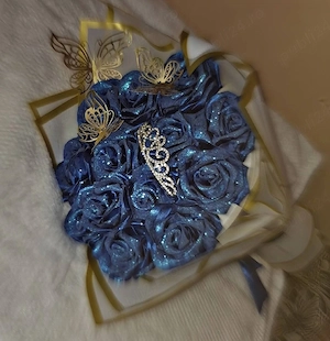 De vânzare buchet de trandafiri din satin realizat manual 