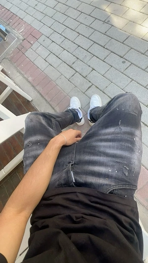 **Băiat 19 ani**