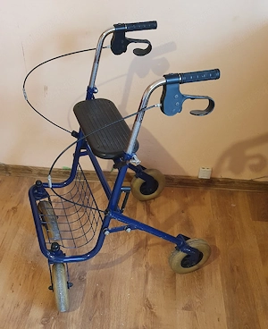 Cadru de mers Rolator cu scaun și frane