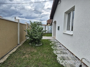 Vînd casa individuală,3 camere,garaj,710mpteren - imagine 2
