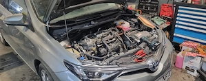 Vând Toyota auris hybrid  - imagine 9