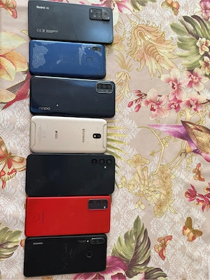 Vand telefoane pt piese