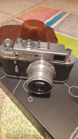 Vând aparat foto  Zorki  4