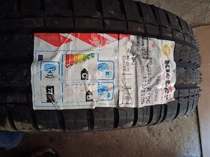 225/70r15C Kleber