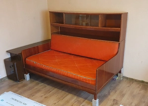 Pat cu vitrină de o persoană cu saltea,