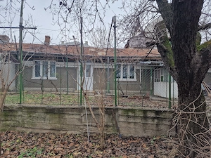 Casă bătrânească cu teren 1400 mp   oportunitate investiție   dezvoltare - imagine 9