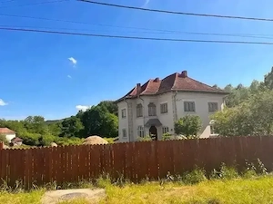 Vând Casă - Pretabilă pentru Duplex - Ideală pentru Familii sau Investiție