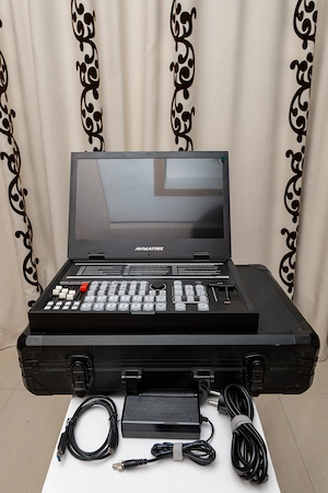 Avmatrix PVS0615U Switcher Portabil cu 6 Canale cu Display de 15.6"