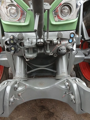 Vând doua Tractoare Fendt  - imagine 4