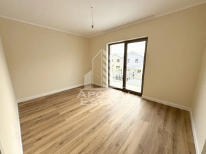 Duplex cu perete dublu, 4 camere si 3 bai finalizat, toate utilitatile - imagine 16