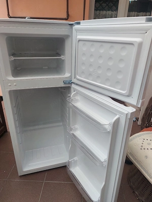 vand frigider nou 