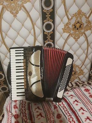 Acordeon Hohner Lucia 4P.
