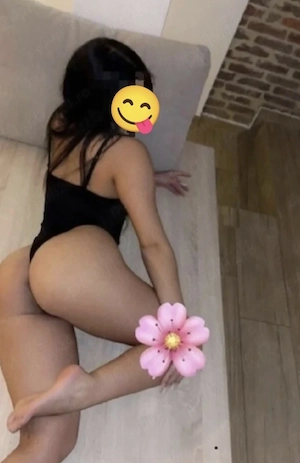 beszelek magyarul is sajat kepekel bizonyitok buna ma numesc Maya si am 23 de anii 