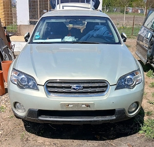 dezmembrez subaru outback - imagine 2