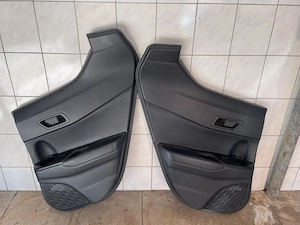 Vand pt. TOYOTA C-HR fab. 2020- 2015 scaune fata ,fete usi, cotiera si timonerie - imagine 6