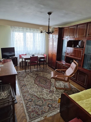 Apart. 3 camere decomandat 66 mp + 2 balcoane, etaj 6 10, Parang 17, mobilat clasic - imagine 2